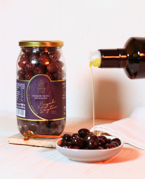 Gemlik Yağlı Salamura Siyah Zeytin 650 Gr Kavanoz